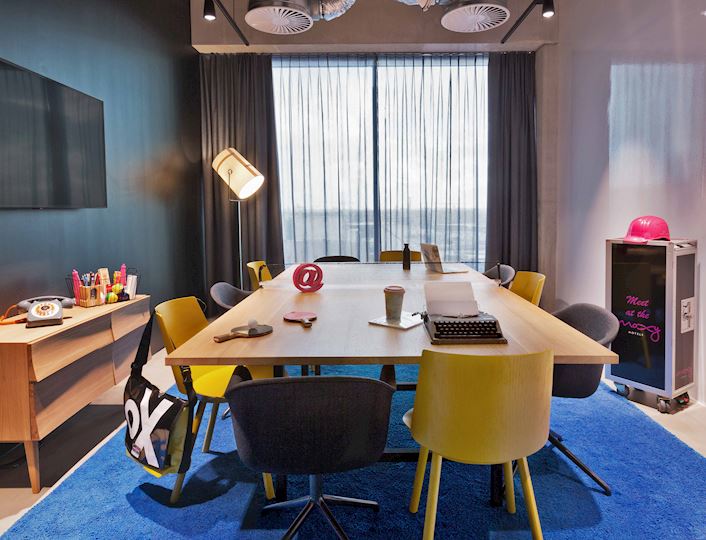 Moxy meeting room - Nail down the details